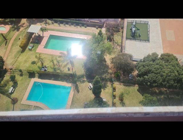 2 BEDROOM PROPERTY TO RENT IN BEDFORD GARDENS